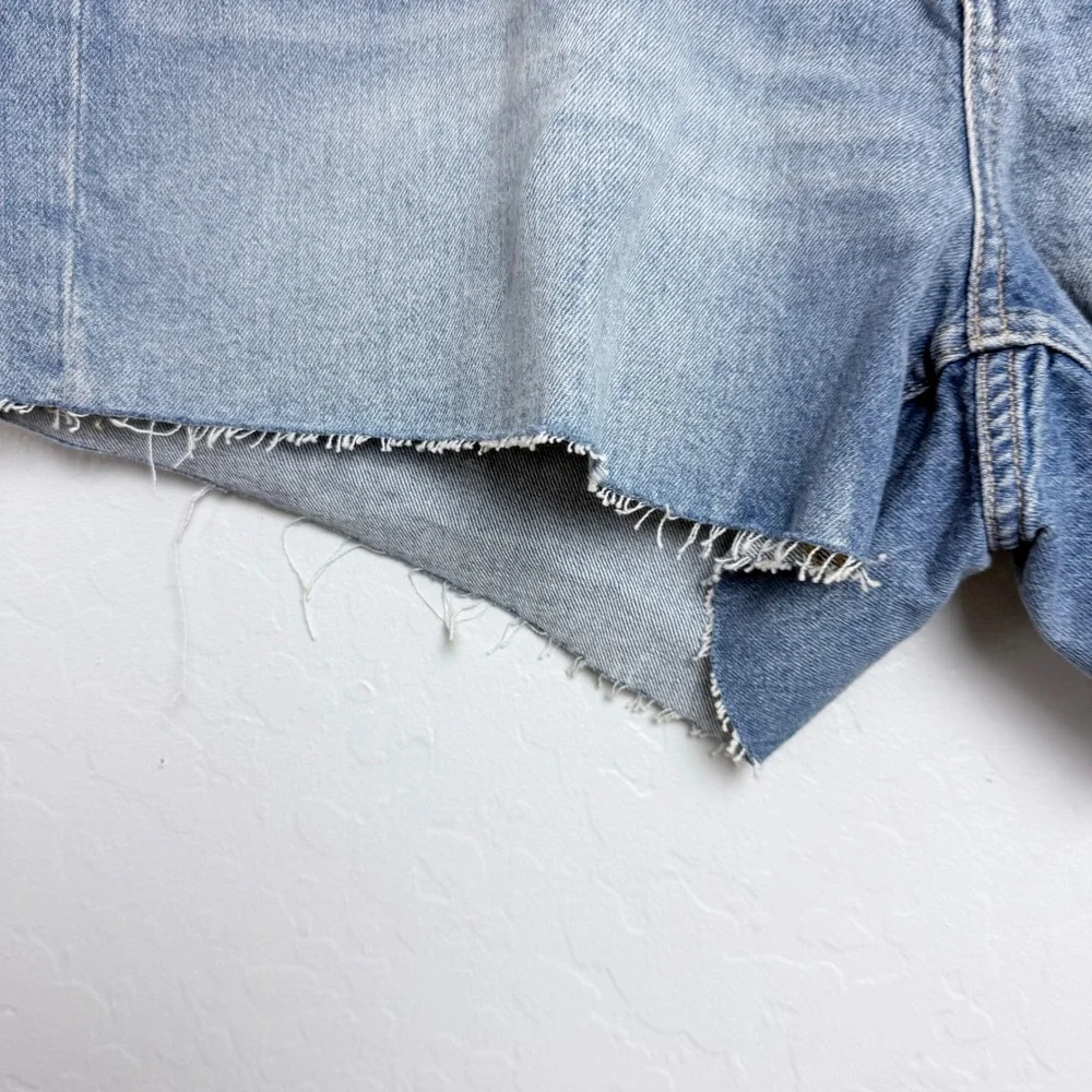 NEW Gap Denim Stride Shorts  20/35 Light Wash Blue Cut Off Raw Hem Distressed